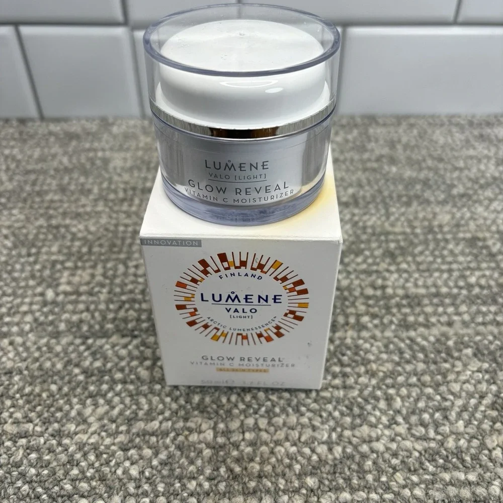 NEW Lumene Valo Light‎ Glow Reveal Facial Moisturizer Vitamin C 1.7 oz NIB